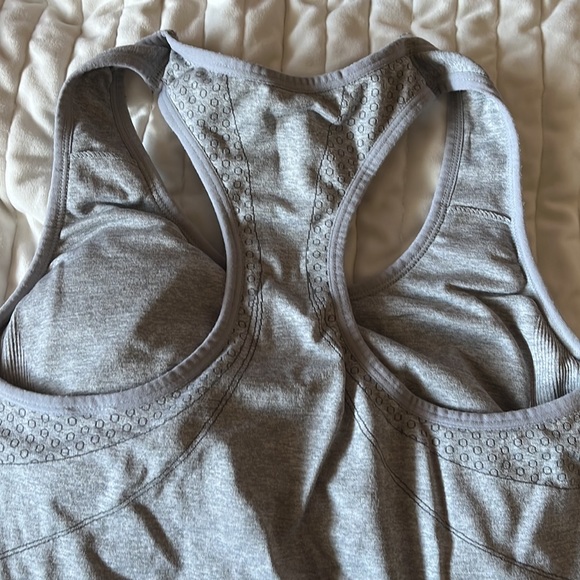 Black racerback forever 21 athletic top - Picture 8 of 8